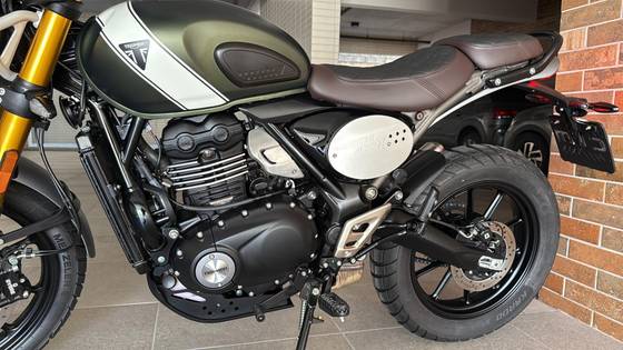 TRIUMPH SCRAMBLER 400 X TRIUMPH SCRAMBLER 400 X
